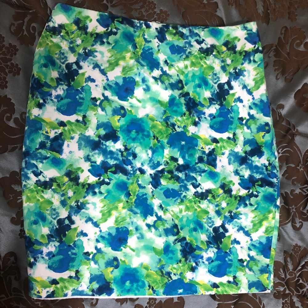 FOREVER21 Tropical Print Mini Skirt
